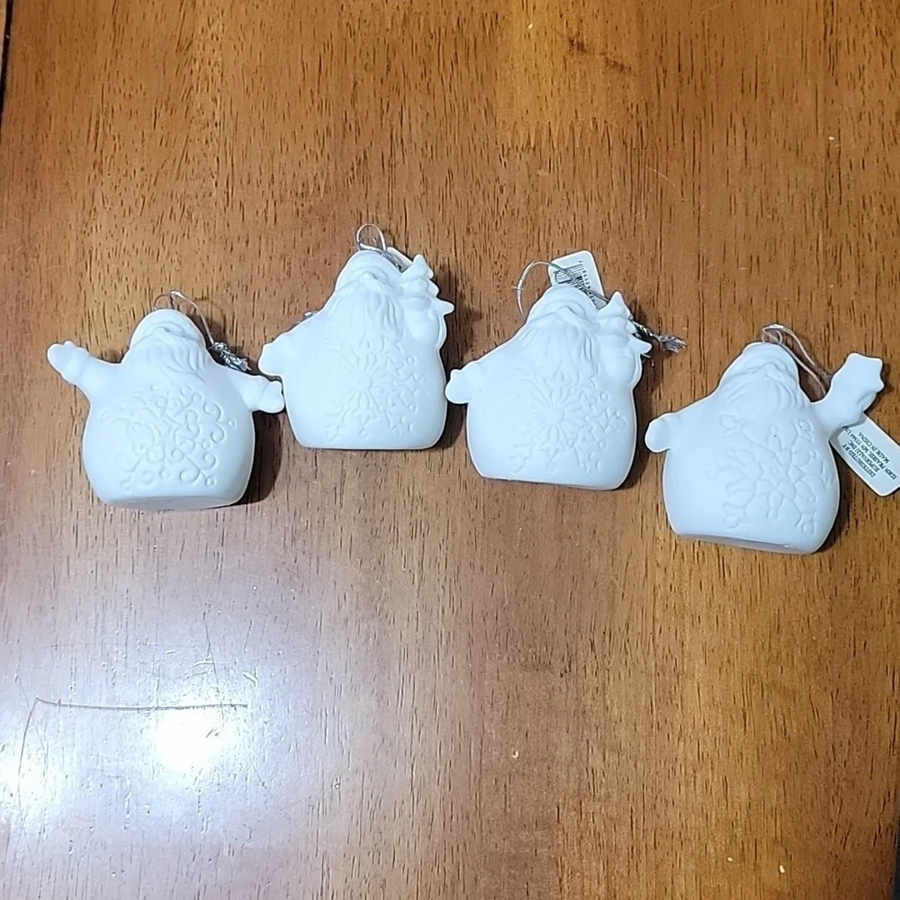 Set of 4 light up Santa ornaments - Picture 4 of 4